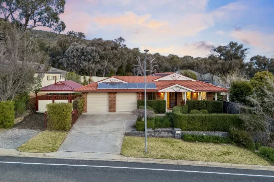 24 Carolyn Jackson Drive, Jerrabomberra, NSW 2619