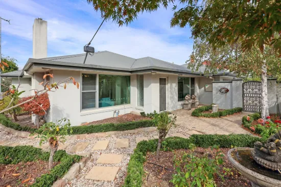 24 Chaucer Street, Hamilton, Vic 3300
