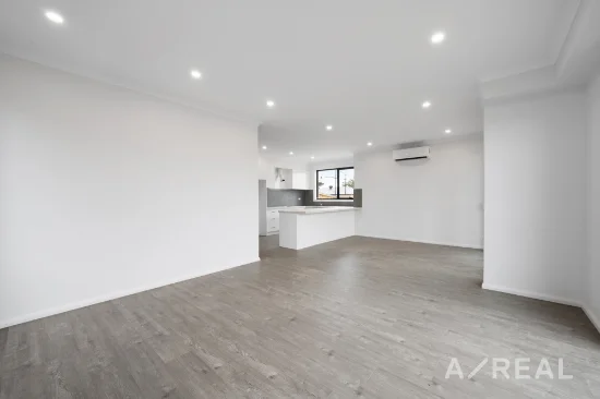 24 Clover Drive, Rockbank, Vic 3335 - For Rent