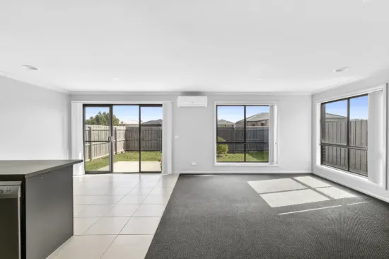 24 Corella Road, Armstrong Creek, Vic 3217