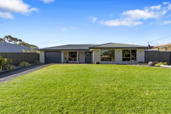 24 Cornwall Drive, Gulfview Heights, SA 5096