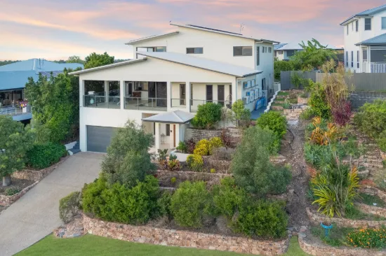24 Deedes Crescent, Bushland Beach, Qld 4818