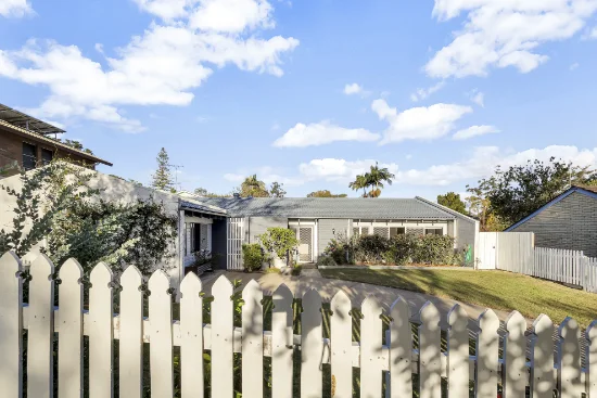 24 Eversden Street, Kenmore, Qld 4069