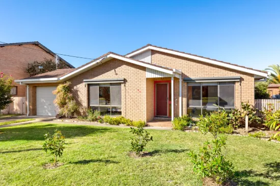 24 Foam Street, Surfside, NSW 2536
