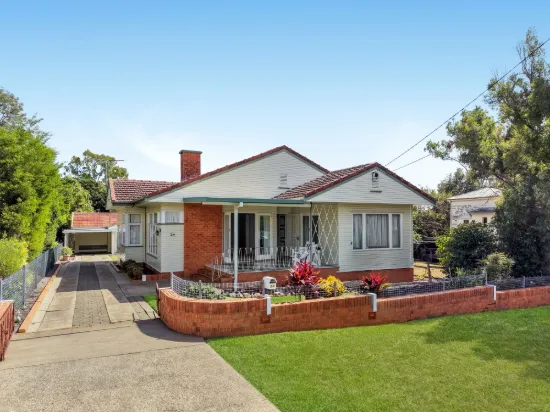 24 Fox Street, East Ipswich, Qld 4305
