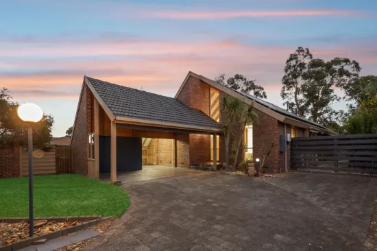 24 Golfwood Close, Dingley Village, Vic 3172