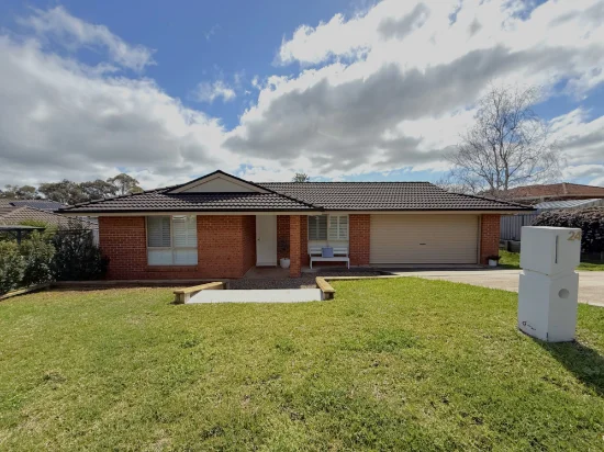 24 Henry Place, Young, NSW 2594