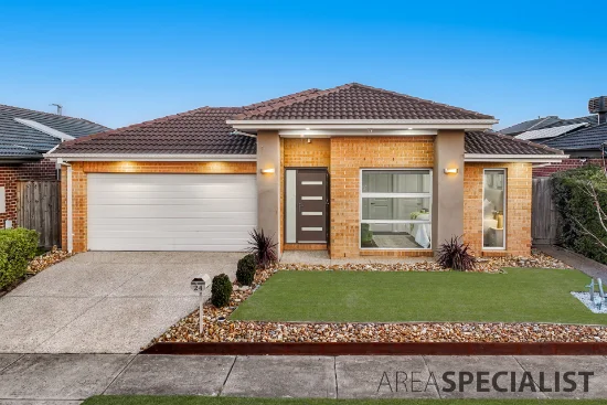 24 Hollywell Road, Clyde North, Vic 3978 - For Rent
