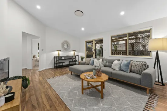24 Hounslow Way, Seventeen Mile Rocks, Qld 4073