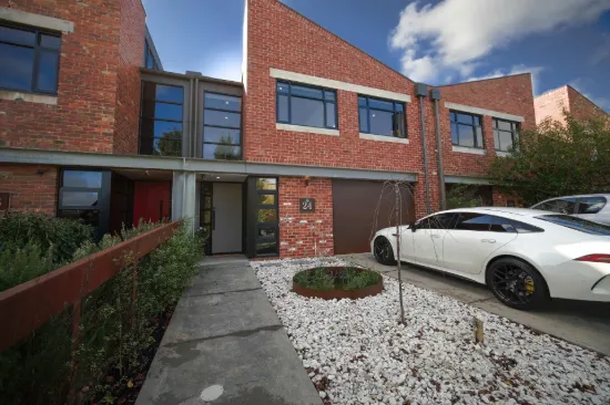 24 Hurst Drive, New Gisborne, Vic 3438