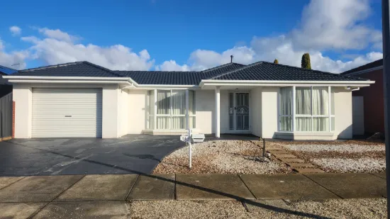 24 Mankina Circuit, Delahey, Vic 3037
