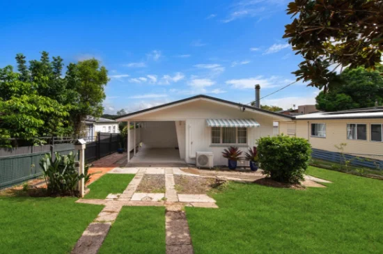 24  Mary Street, Nambour, Qld 4560 - For Rent