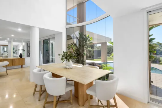 24 Meadowlake Drive, Carrara, Qld 4211