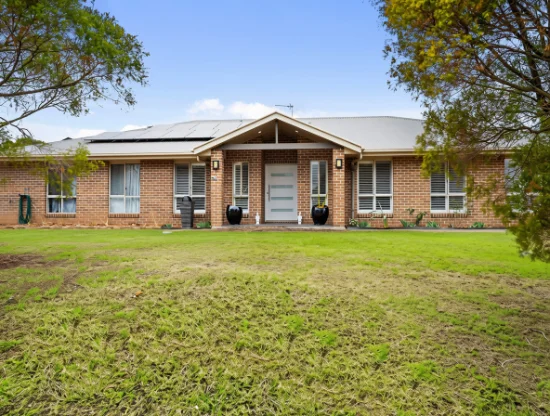 24 Mocatta Street, Goombungee, Qld 4354