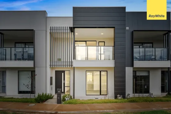 24 Odsal Walk, Strathtulloh, Vic 3338