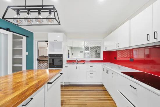 24 Palm Court, Moore Park Beach, Qld 4670