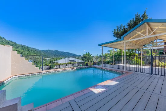 24 Panoramic Court, Cannonvale, Qld 4802