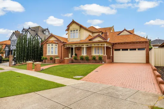 24 Plenty Close, Taylors Lakes, Vic 3038