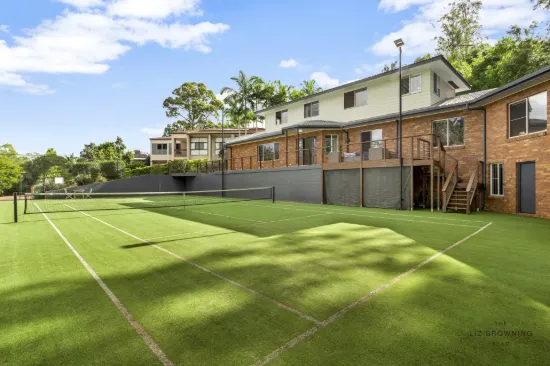 24 Ringway Place, Chapel Hill, Qld 4069