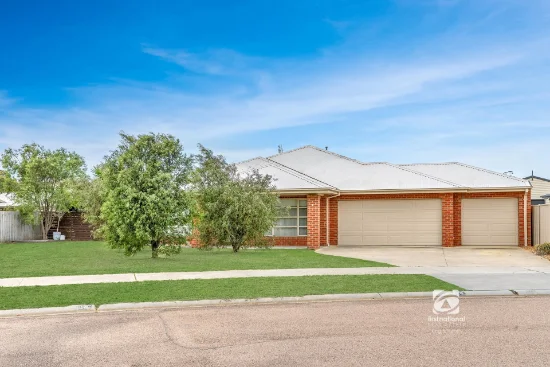 24 Riviera Close, Paynesville, Vic 3880