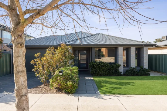 24 Robert Street, Kangaroo Flat, Vic 3555