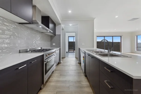 24 Silverstar Street, Pakenham, Vic 3810-Image