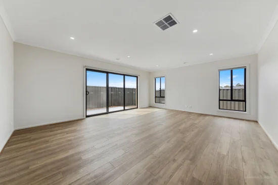 24 Silverstar Street, Pakenham, Vic 3810-Image