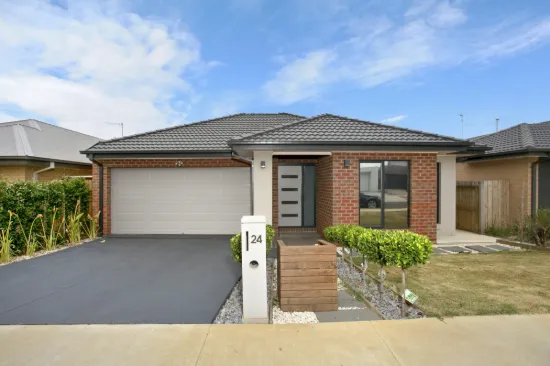 24 Sirrom Crescent, Armstrong Creek, Vic 3217
