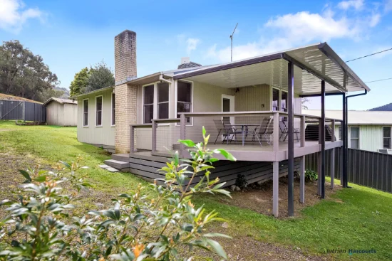 24 Sixth Street, Eildon, Vic 3713