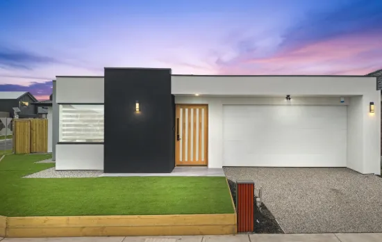 24 Swiss Boulevard, Donnybrook, Vic 3064