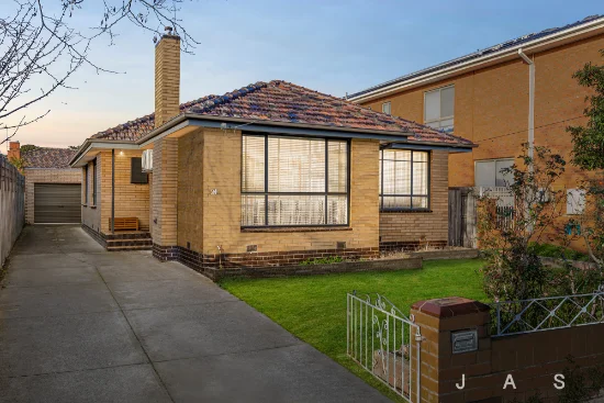 24 The  Circle, Altona North, Vic 3025