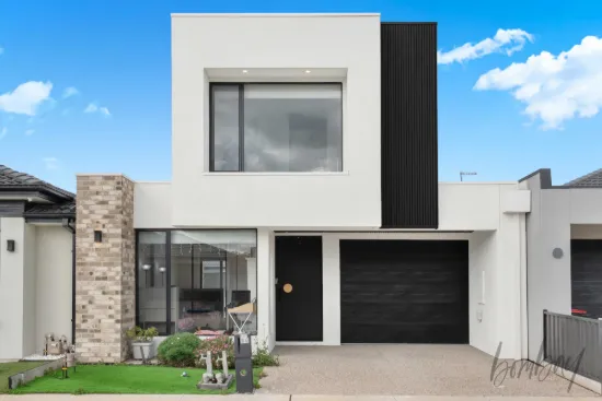 24 Thyridia Street, Mickleham, Vic 3064