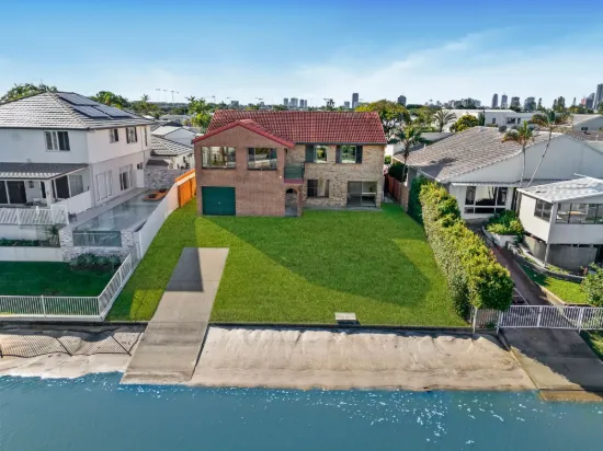 24 Tosti Street, Bundall, Qld 4217