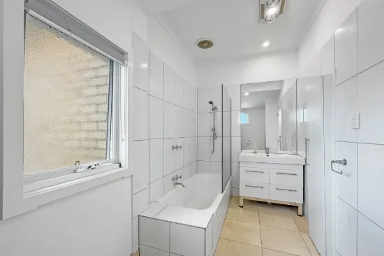 246 Princes Way, Drouin, Vic 3818-Image