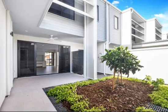 25/18 Foreshore Street, Coomera QLD 4209-Image