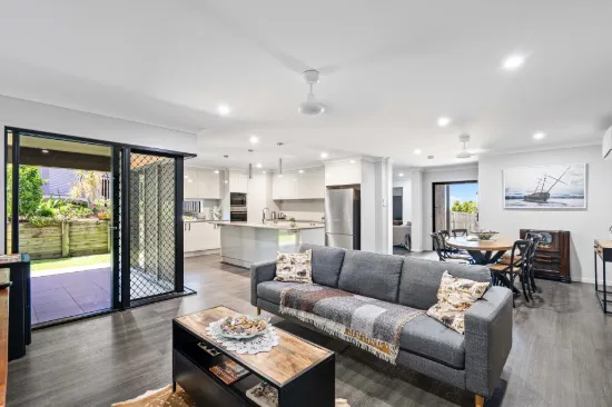 25 Azure Drive, Rural View, Qld 4740