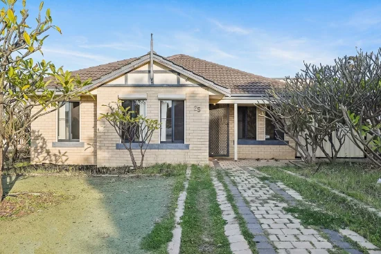 25 Bark Circle, Kenwick, WA 6107