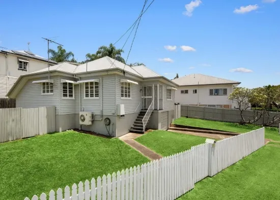 25 Bovelles St, Camp Hill, Qld 4152