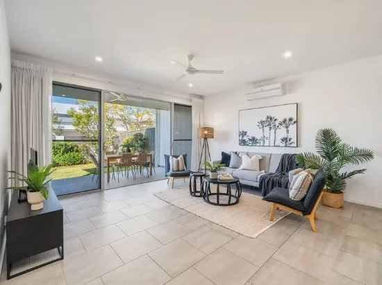 25 Captain Avenue, Newport, Qld 4020