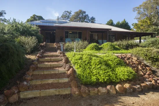 25 Chestnut Road, Jarrahdale, WA 6124