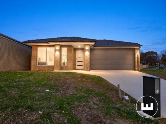 25 Claremont Glen, Berwick, Vic 3806 - For Rent