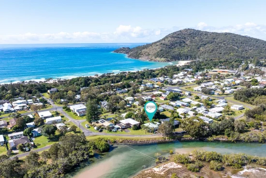 25 Creek Street, Hat Head, NSW 2440