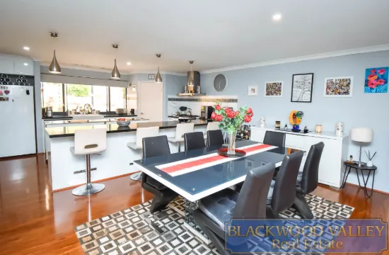 25 Democrat Close, Kangaroo Gully, WA 6255