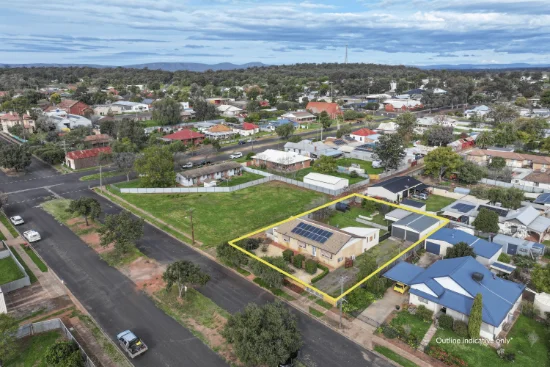 25 Dugga Street, Peak Hill, NSW 2869