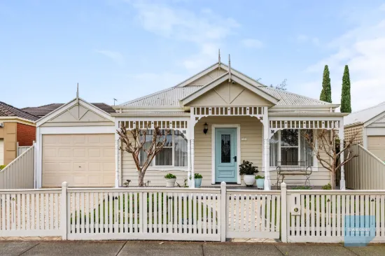 25 Edgbaston Parade, Caroline Springs, Vic 3023