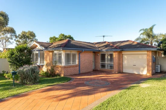25 Elliot Place, St Helens Park, NSW 2560