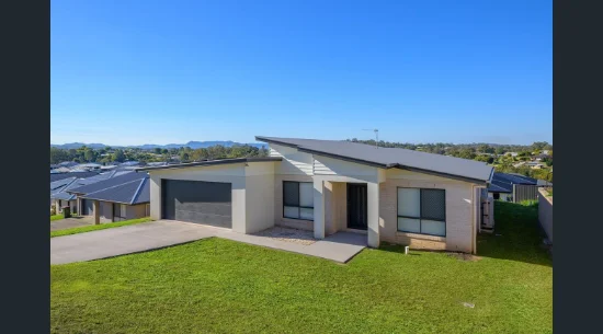 25 Excalibur Crescent, Southside, Qld 4570
