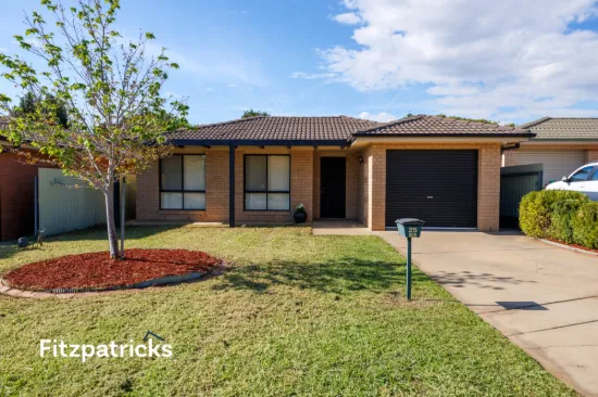 25 Girraween Mews, Glenfield Park, NSW 2650