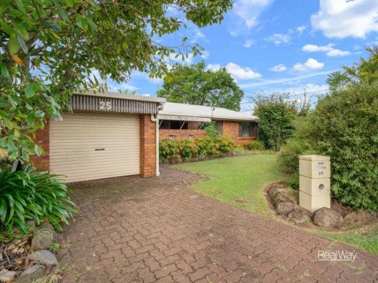 25 Gloucester Cresent, Darling Heights, Qld 4350