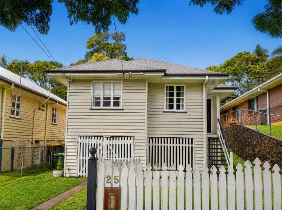 25 Greens Road, Coorparoo, Qld 4151